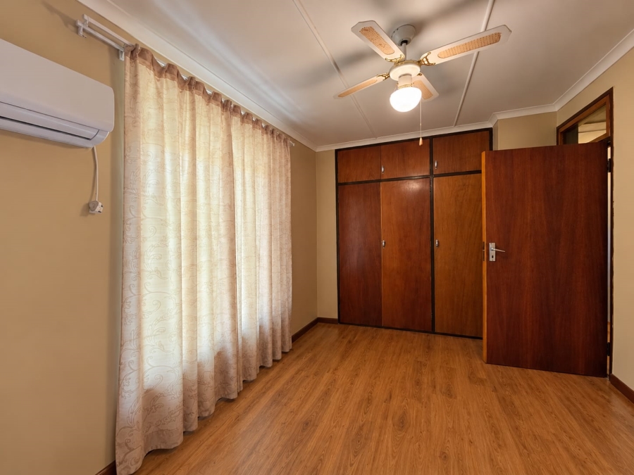 To Let 4 Bedroom Property for Rent in Kathu Northern Cape